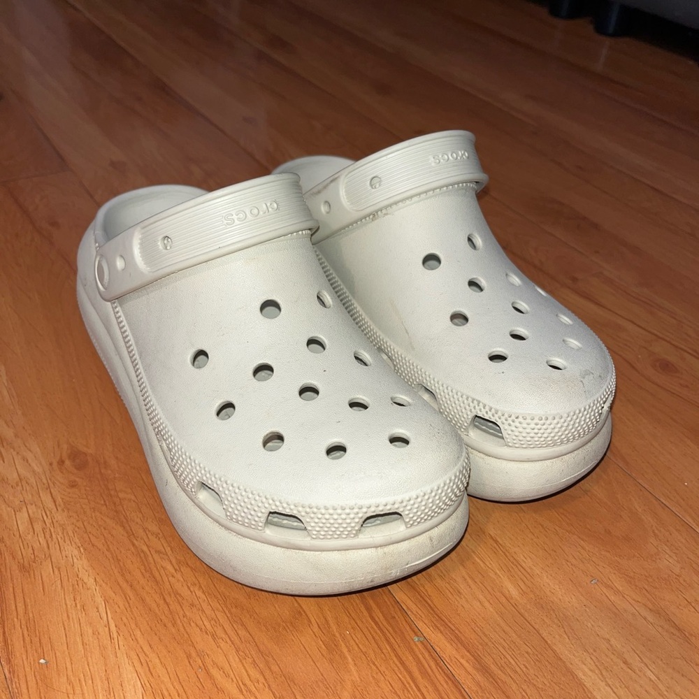 Crocs Crush platforms in bone